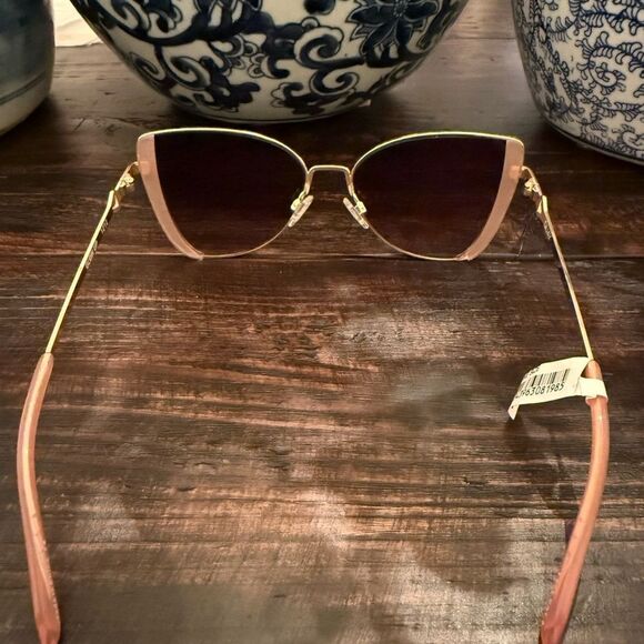 NWT Quay Glow Up Women\'s Sunglasses main image 6
